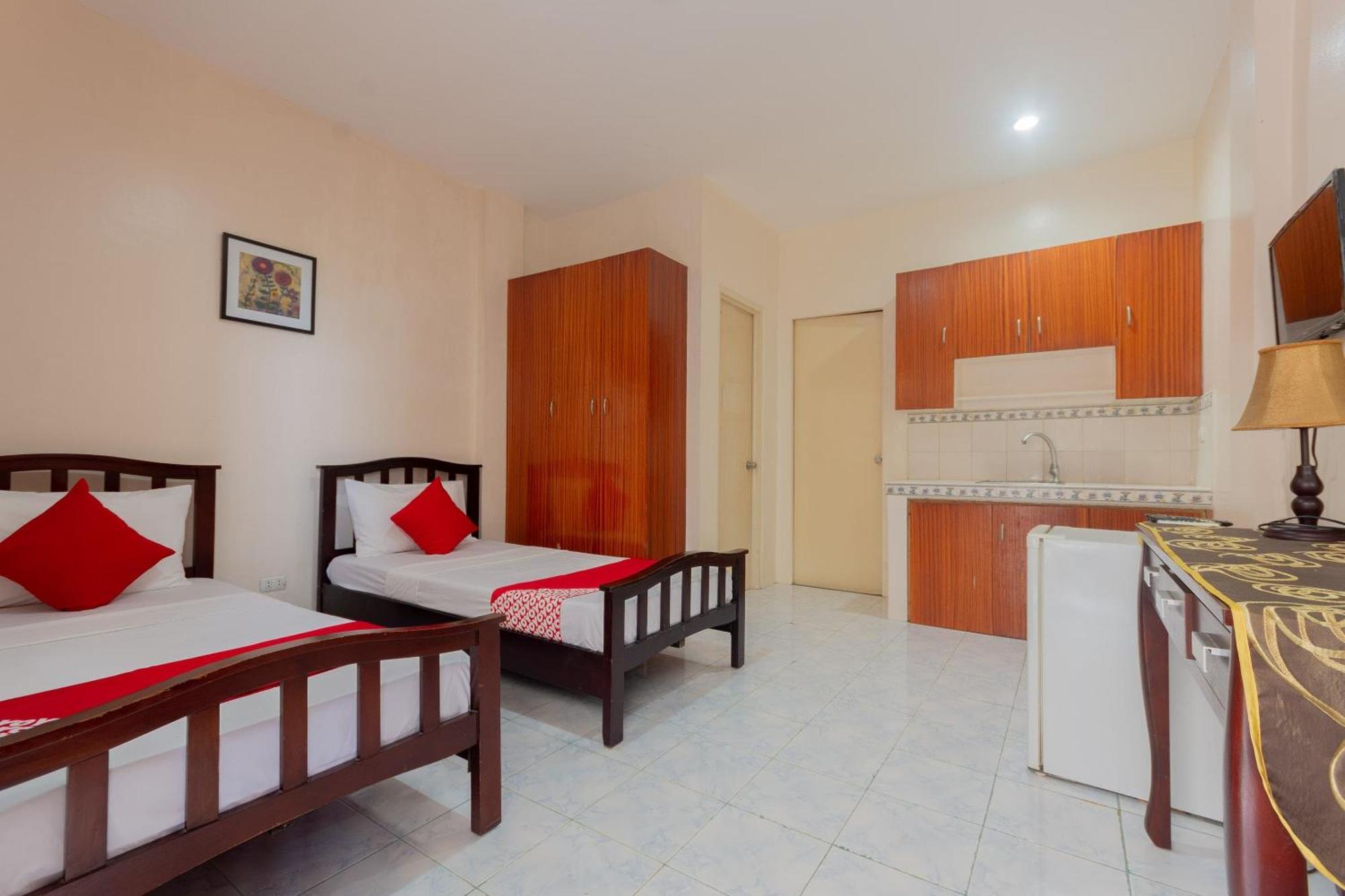 3J'S And K Apartment 막탄 외부 사진
